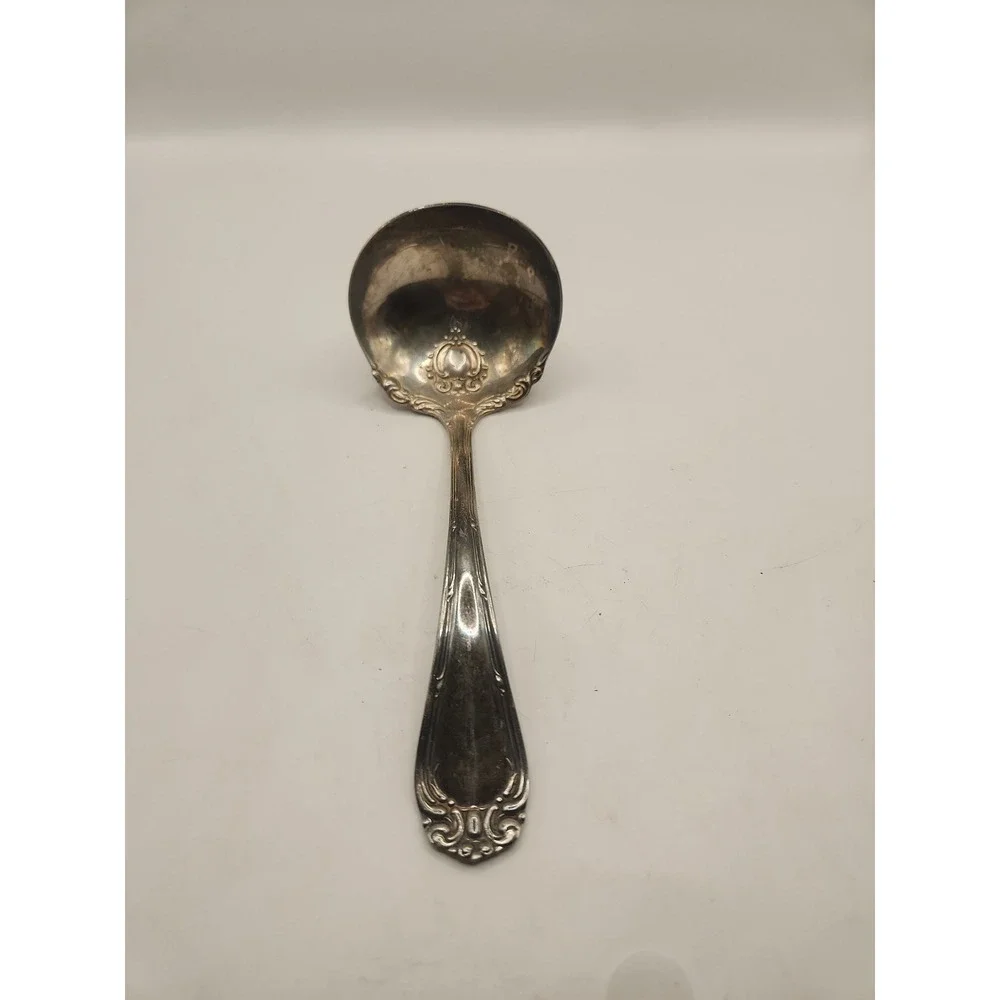 VINTAGE 1877 NIAGARA FALLS SILVER CO FANCY SAUCE GRAVY LADLE